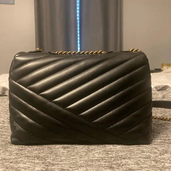 Tory Burch Small Kira Chevron Convertible Shoulder Bag. Like New Condition. - Picture 4 of 11